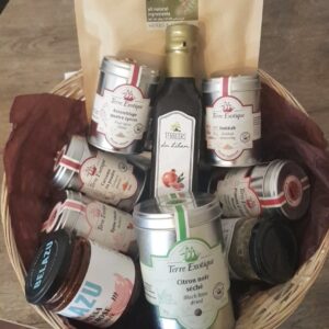 📚✨ "Voyage Ottolenghi - Épices Artisanales pour une Cuisine d'Exception !" ✨🍲